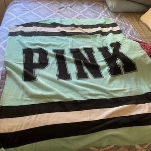 Throw blanket by Pink